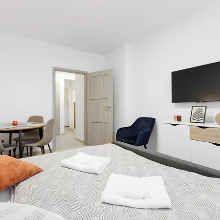 2 Bedrooms Near The Metro *