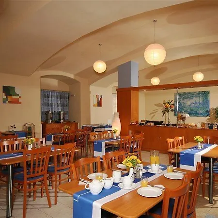 Adeba 4* Praga