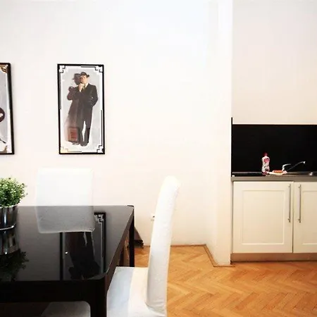 Apartamento Theatre *