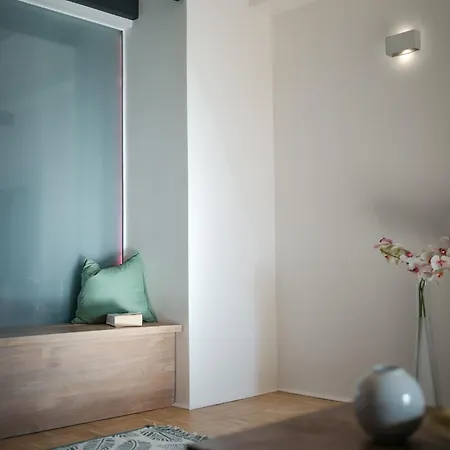 Dot 3 Bdr With Tyn Cathedral View & Ac Apartman *
