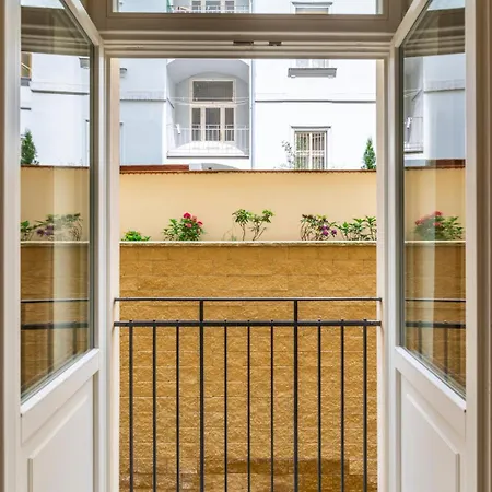 Petrin Tower Aparthotel 4*