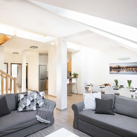 150m² 4br Duplex Near Metro & Center Apartament