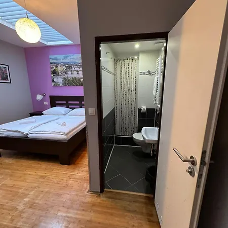 Central Studios Hotel