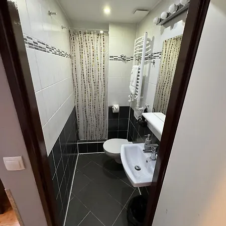Hotel Central Studios 3*