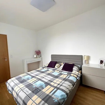 With Free Parking In Appartement Prague