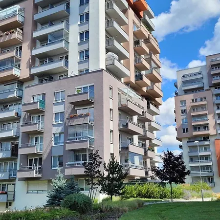 - Letnany 178 Zimni Zahrada Прага