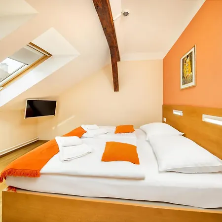 Golden Garni 3* Prag