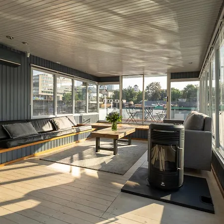 Botel Houseboat - Place In Prague