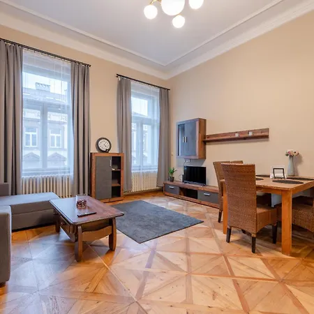 Palace Petrarca Apartment *