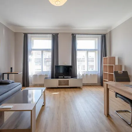 Palace Petrarca Apartment *