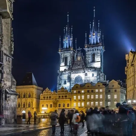 Apartments With Large Balcony, Parking Prague *