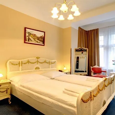 Taurus Hotell Prag