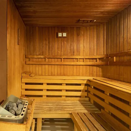 Ξενοδοχείο Hilton Old Town 5*