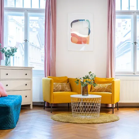 Grand Deluxe Vip Apartment