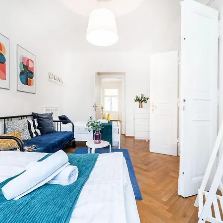 Grand Deluxe Vip Apartment