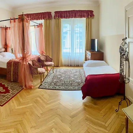Lobster Aparthotel 4*