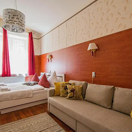 2bdr Flat Behind Museum Apartment *