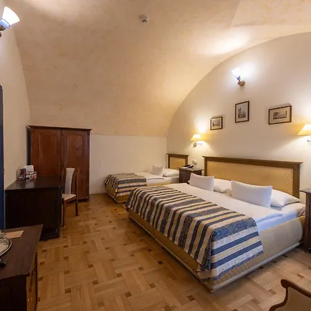 Elite Hotell 4*
