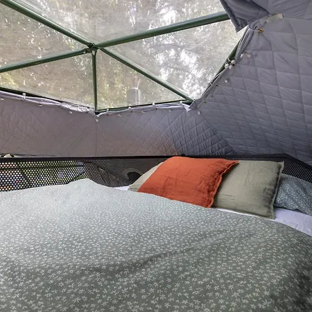 Glamping Escape To The Stars Under Skyline פראג