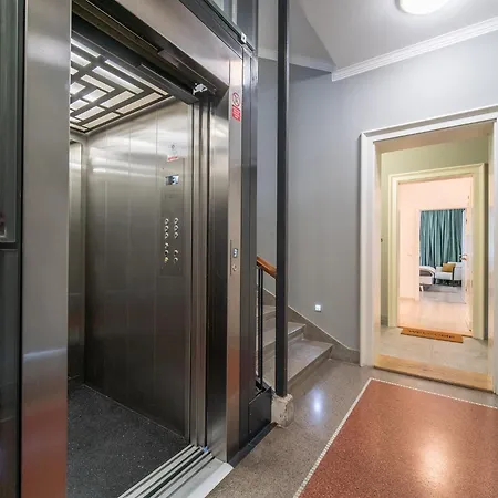 A - Old Town Apartment *