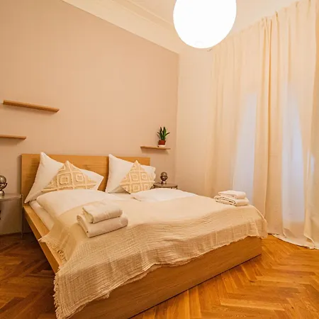 Διαμέρισμα 3bdr Main Square Spacious Designed *
