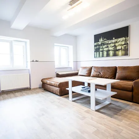 아파트 Spacious 20 Min From National Theatre 프라하