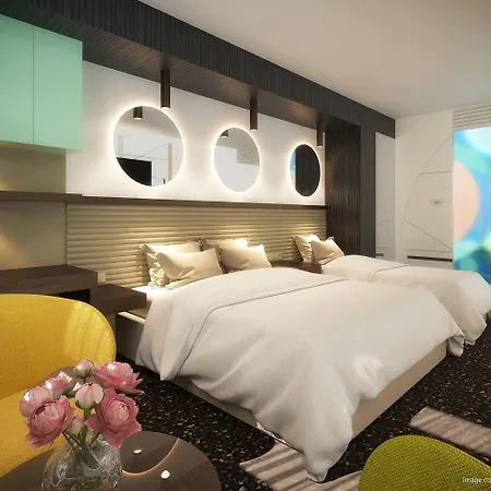 Hotel Ea Embassy 4*