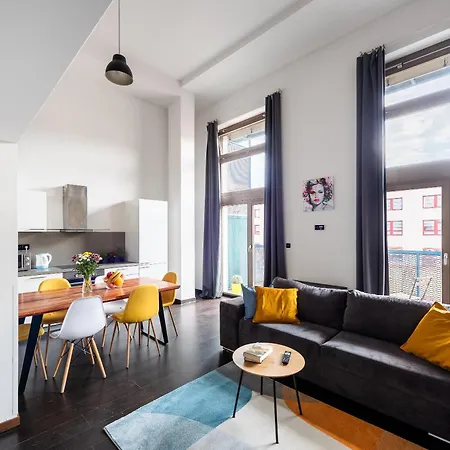 Apartments With Large Balcony, Parking Prague *