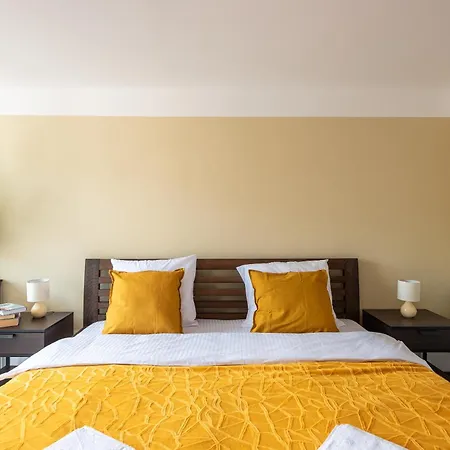 Apartments With Large Balcony, Parking Prague Apartment *