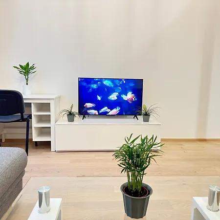 Free Parking - Cozy Near Vysehrad Railway Bridge Apartmán *