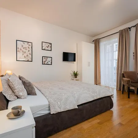 Apartment Old Town Square *
