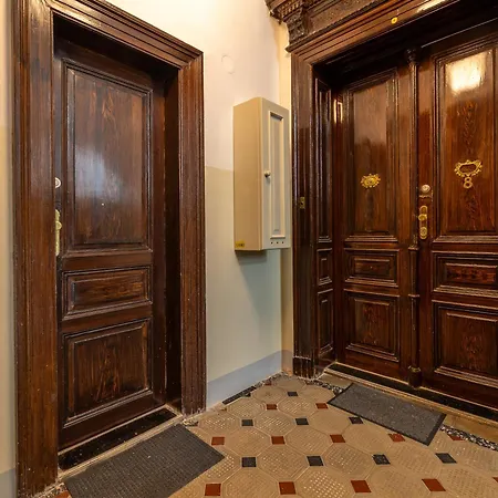 Apartment Cozy Close To Old Town Square Prag
