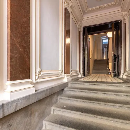 Cozy Close To Old Town Square Apartment *