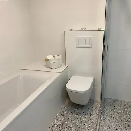Apartment 2+kk Se Vstupem Na Zahradu *