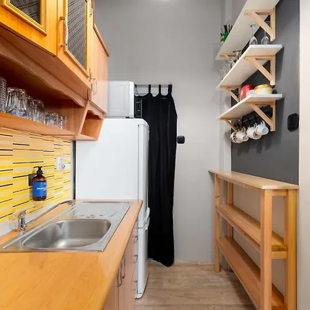 Cozy Studio With Terrace In Smichov By Days Prague