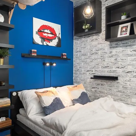 Cozy Studio With Terrace In Smichov By Days *
