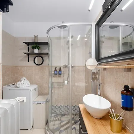 Cozy Studio With Terrace In Smichov By Days Apartment Prague