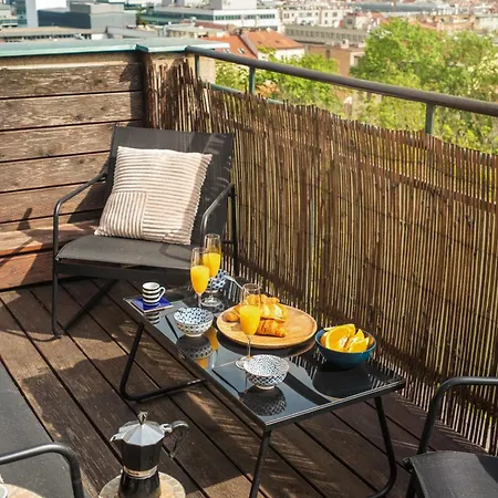 Cozy Studio With Terrace In Smichov By Days *