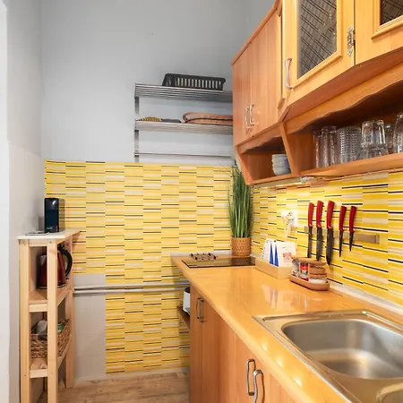 Cozy Studio With Terrace In Smichov By Days Apartment