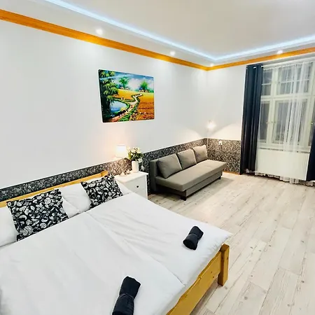 Апартаменты Modern Spacious In Center