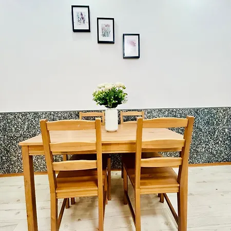 Modern Spacious In Center Апартаменты Прага