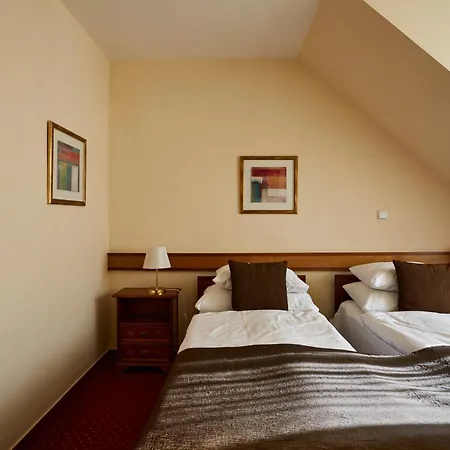 Fleur De Lis Hotel