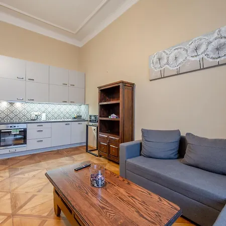 Apartment Palace Petrarca *