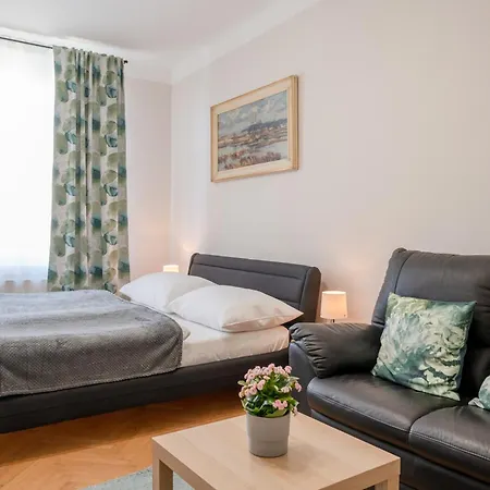 Apartment Palace Petrarca Prague