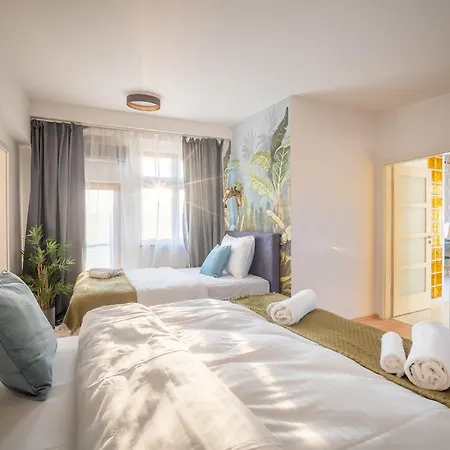 Apartamento A/c Lux Rooftop 6br+3.5bath Wenceslas Square