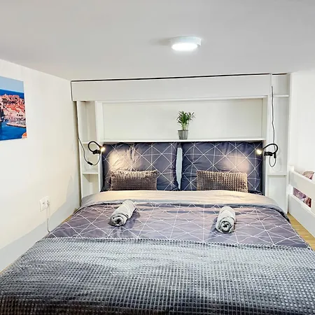 Apartmán Free Parking - Cozy Near Vysehrad Railway Bridge Praha