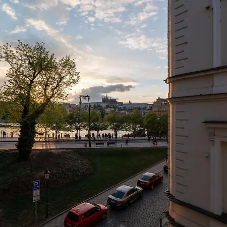 Apartamento Naprstek Castle View *