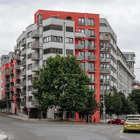Days - Bright - Balcony - Private Parking Prag