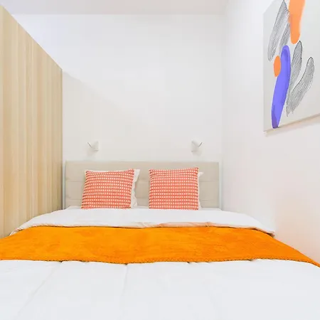 Apartments With Large Balcony, Parking Prague