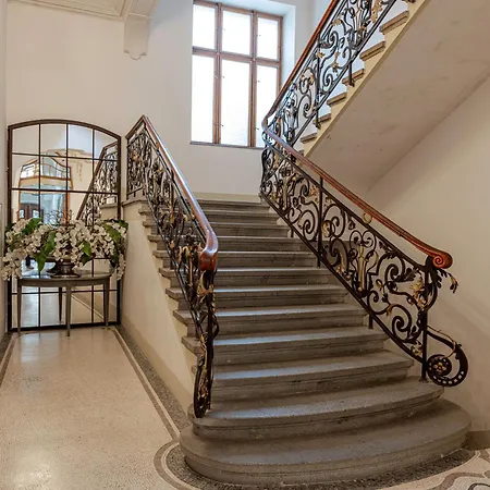 Luxury Palais Des Arts Apartment